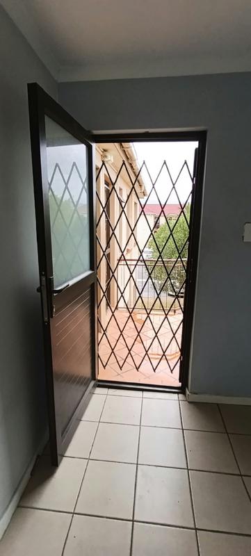To Let 2 Bedroom Property for Rent in Guldenland Western Cape